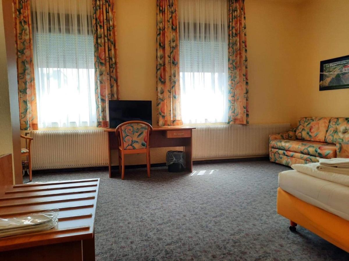 Traube Hotel Oeffingen Fellbach Ngoại thất bức ảnh